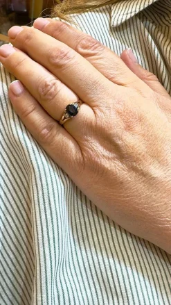 Solitaire saphir et diamants , or jaune 18 carats