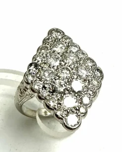 Superbe bague en diamants de forme losange des années 1920