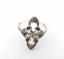 Superbe bague en platine avec diamants naturels