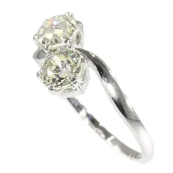 toi et moi diamond ring