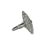 Une bague en or blanc et diamant du milieu du siècle