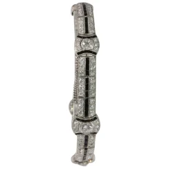 Une déclaration éblouissante d'Art Déco : Bracelet en platine avec diamants et onyx