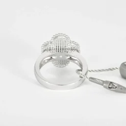 VAN CLEEF & ARPELS - Alhambra - Bague or blanc, nacre et diamant