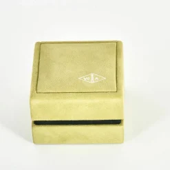 VAN CLEEF & ARPELS - Alhambra - Bague or blanc, nacre et diamant