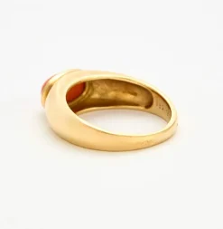 VAN CLEEF & ARPELS - Bague jonc Or jaune et Corail