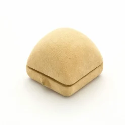 VAN CLEEF & ARPELS - Bague jonc Or jaune et Corail