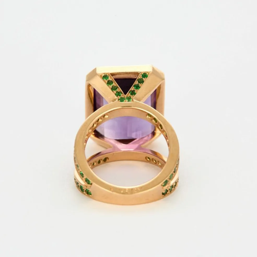 VERRIER PARIS - Collection Very. Importante Bague de cocktail en or rose et améthyste et tsavorites