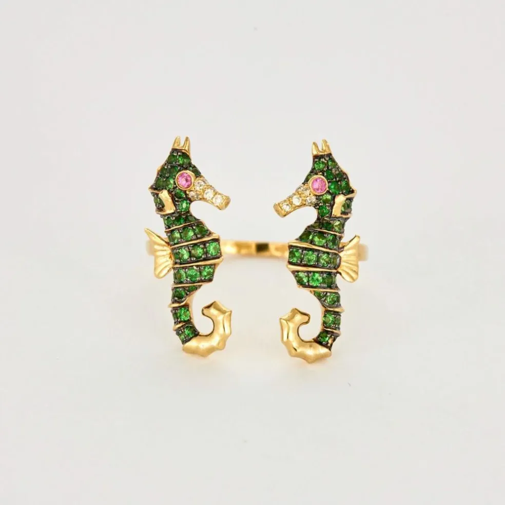 YVONNE LÉON - Bague Hippocampes or jaune, tsavorites , diamants et saphirs roses